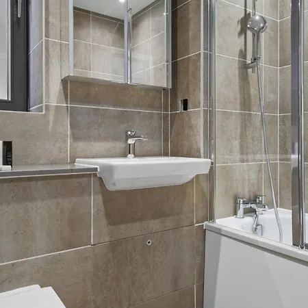 Executive Apartments In Bermondsey Free Wifi & Aircon By City Stay Aparts London Exterior photo